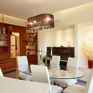 vatican-luxury-penthouse-with-terrace.it-romehotels.com/